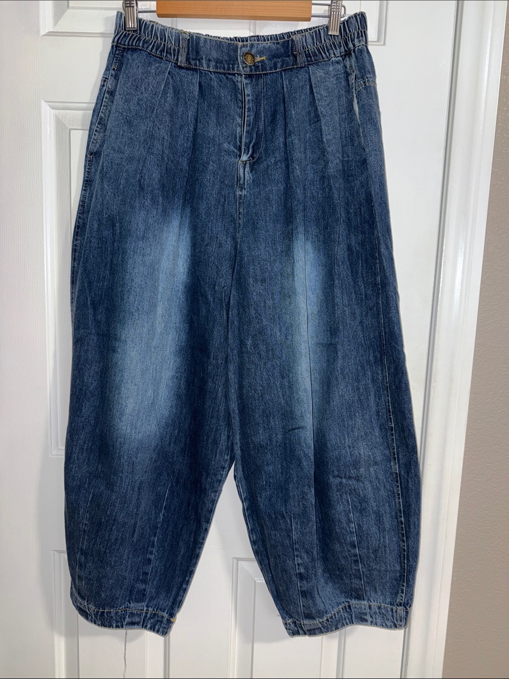 Relaxed Fit Balloon Denim Pants with Pleats and Front Pockets